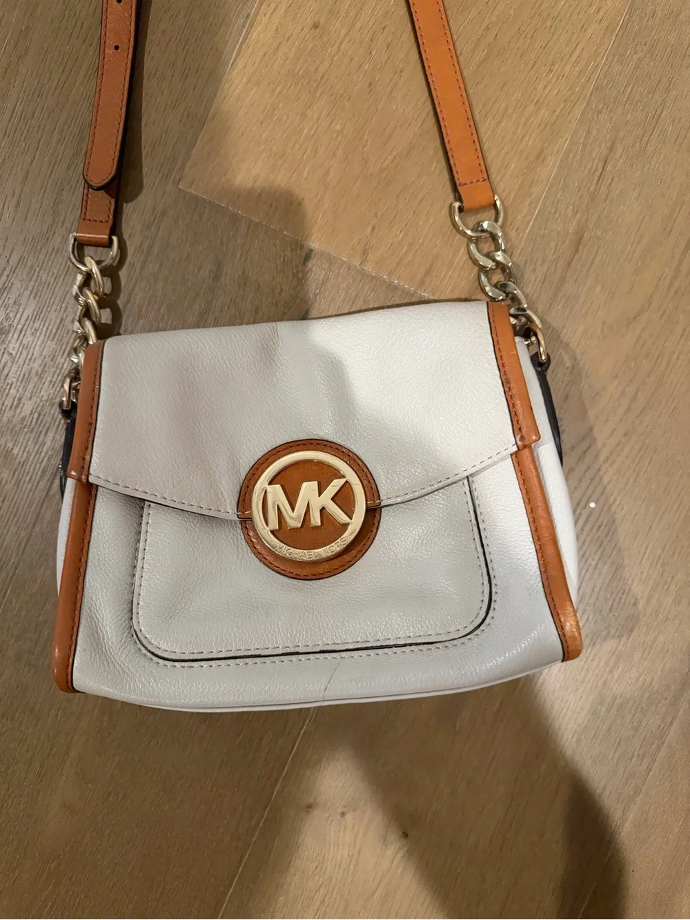 Michael Kors compact michael